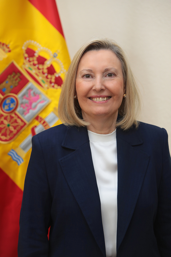Entrevistamos a María Amparo Valcarce, Secretaria de Estado de Defensa