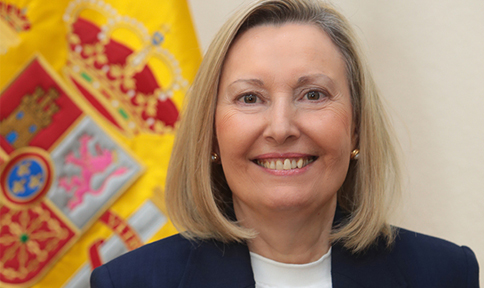 Entrevistamos a María Amparo Valcarce, Secretaria de Estado de Defensa